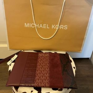 Michael Kors Clutch Wristlet *Authentic*